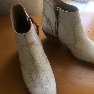 NEW: Genuine Leather Western-style Boots